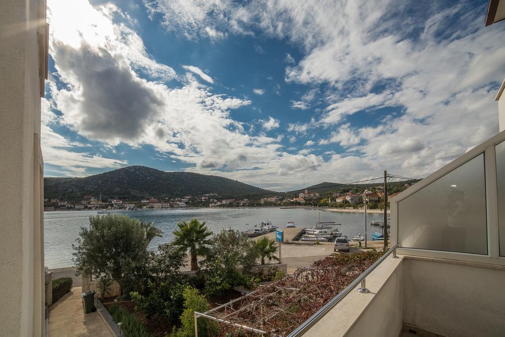Villa Albatros Vinisce Exterior photo